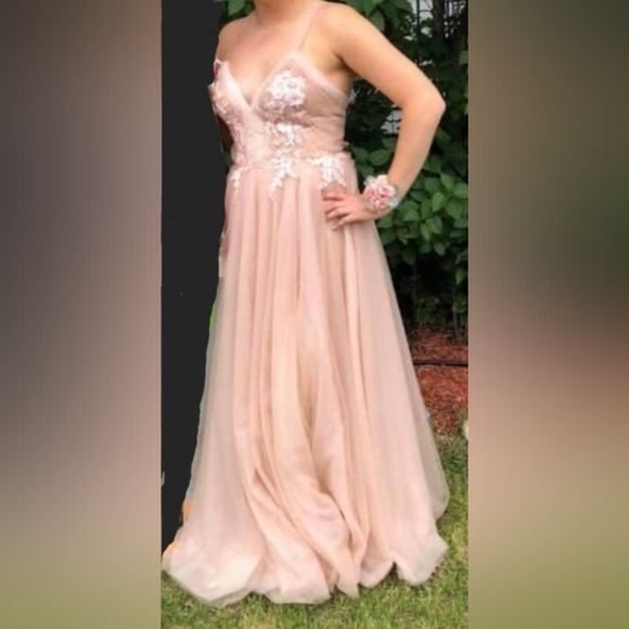 Zoey Grey Size 12 Graduation/Prom Gown - Picture 13 of 13
